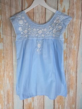 Nativa Light Blue Sleeveless Embroidered Blouse.